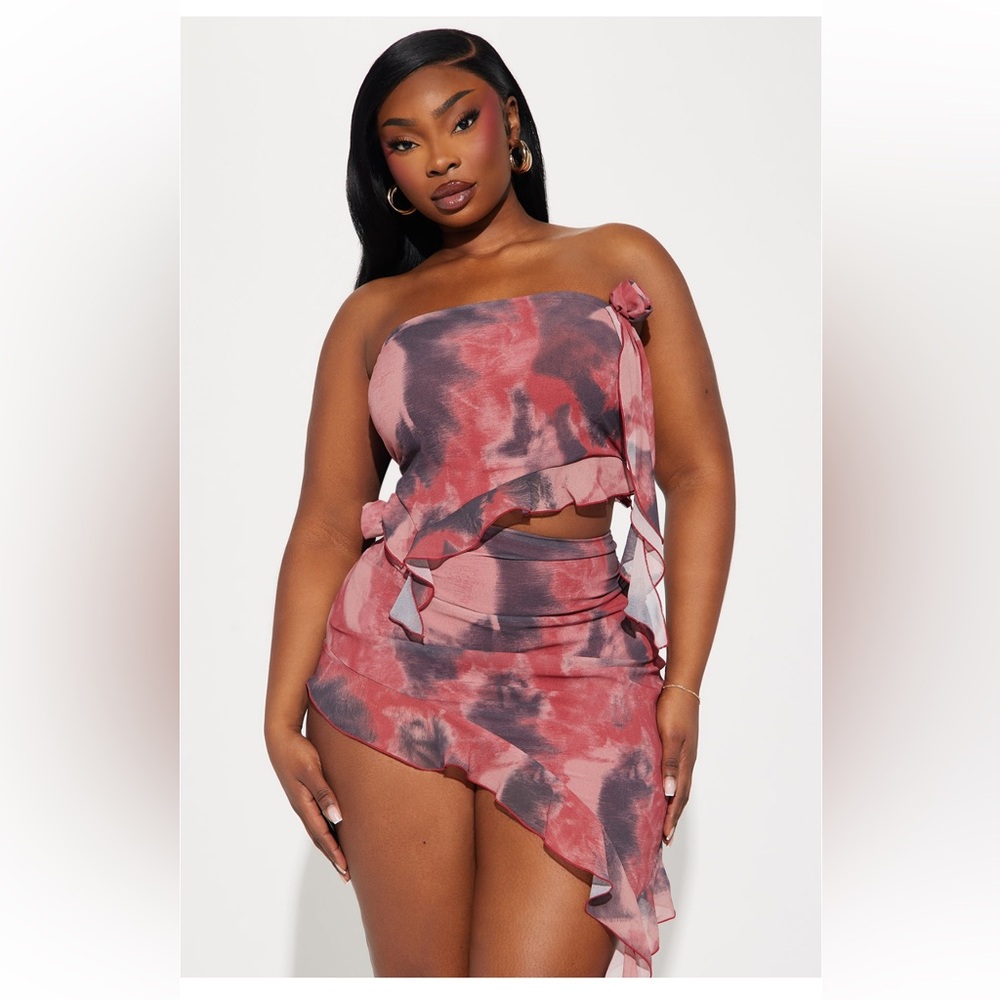 Fashion Nova Plus Size 2 piece Skirt Set